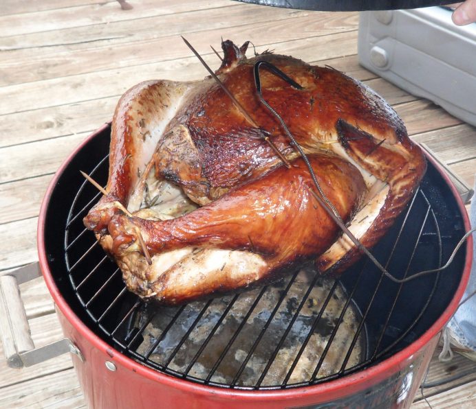 smoked-turkey-done