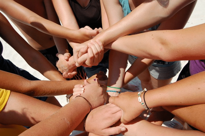 Hands in a human knot